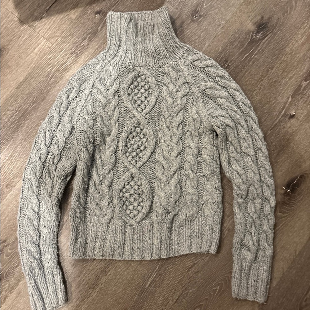 moda international chunky gray sweater